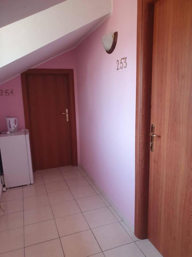 Royal Palace Gate Hotel San Nicola La Strada Buitenkant foto